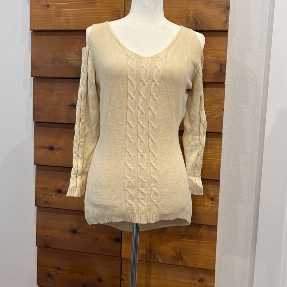 Sweater with cut out shoulders